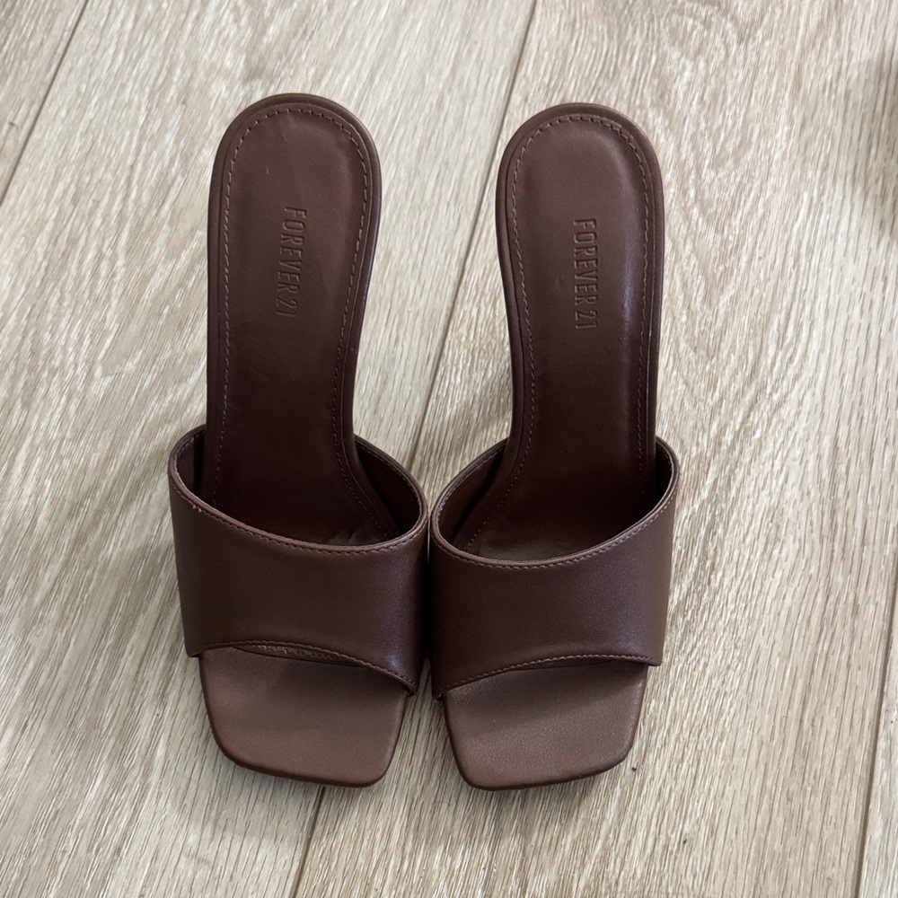 Forever 21 Brown Women's Size 5.5 Slide Sandals
